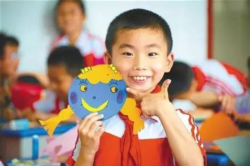 如何选择适合的艺术文化培训课程？艺路同行