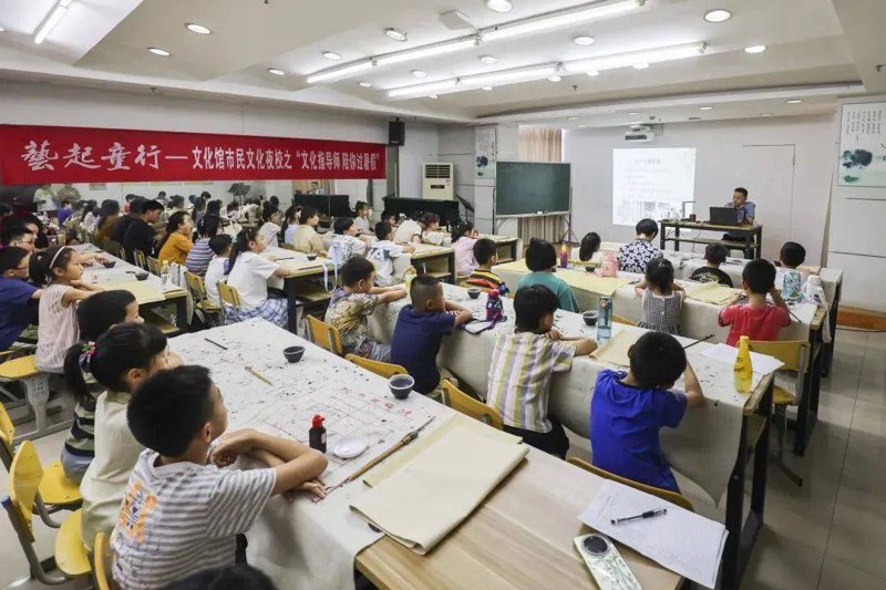 少儿艺术培训：打开孩子创造力的钥匙